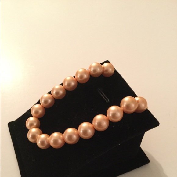 NWOT Pink Pearl Bracelet. - Picture 3 of 7